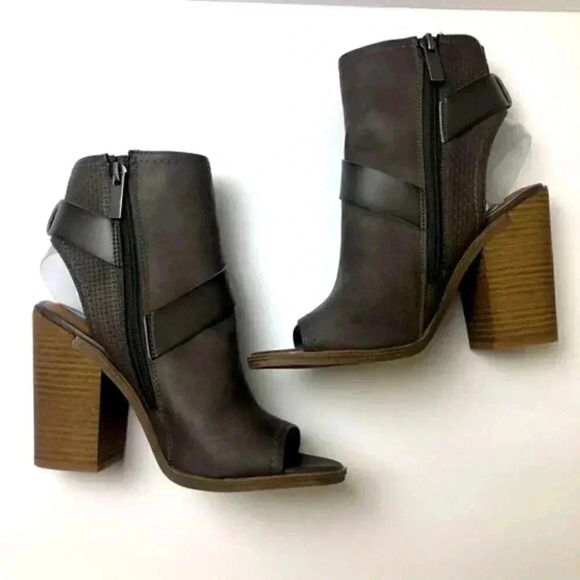 Dolce Vita Teisha  Buckle Block Heel Booties Boots  Sz 7 - Picture 5 of 10